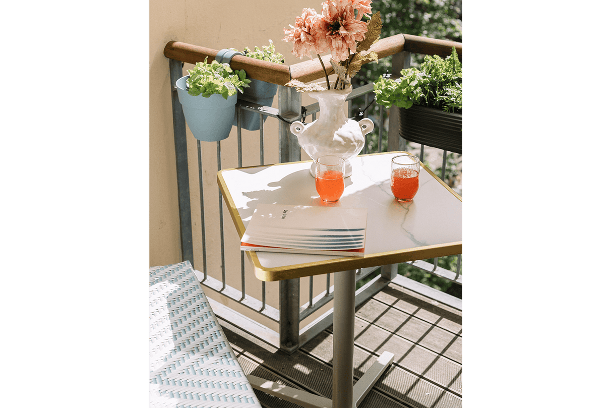 Florine café table with aluminum base 60 x 60 cm