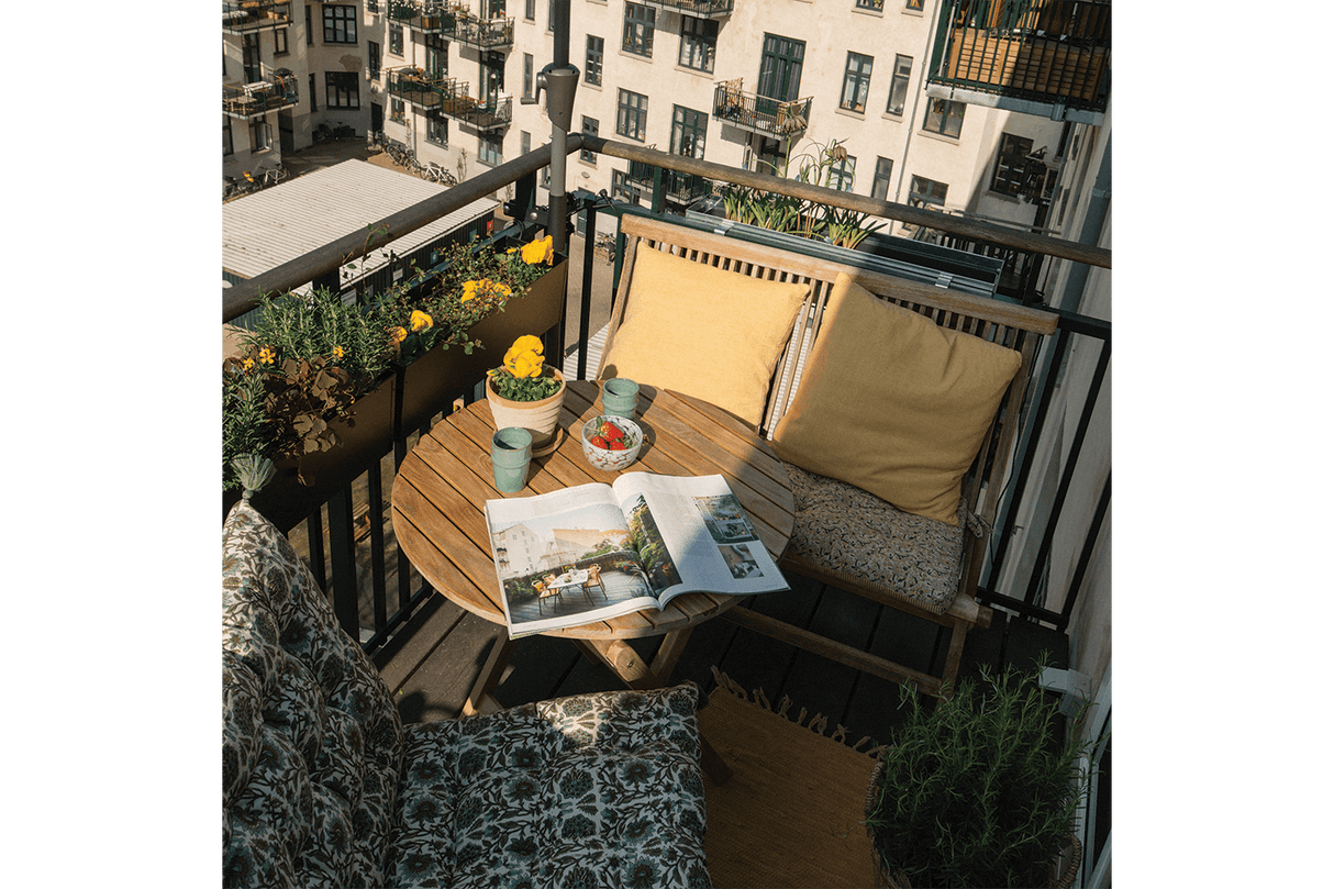 Nova teak folding table Ø70 cm