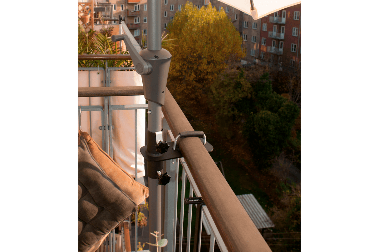 Ville parasol bracket