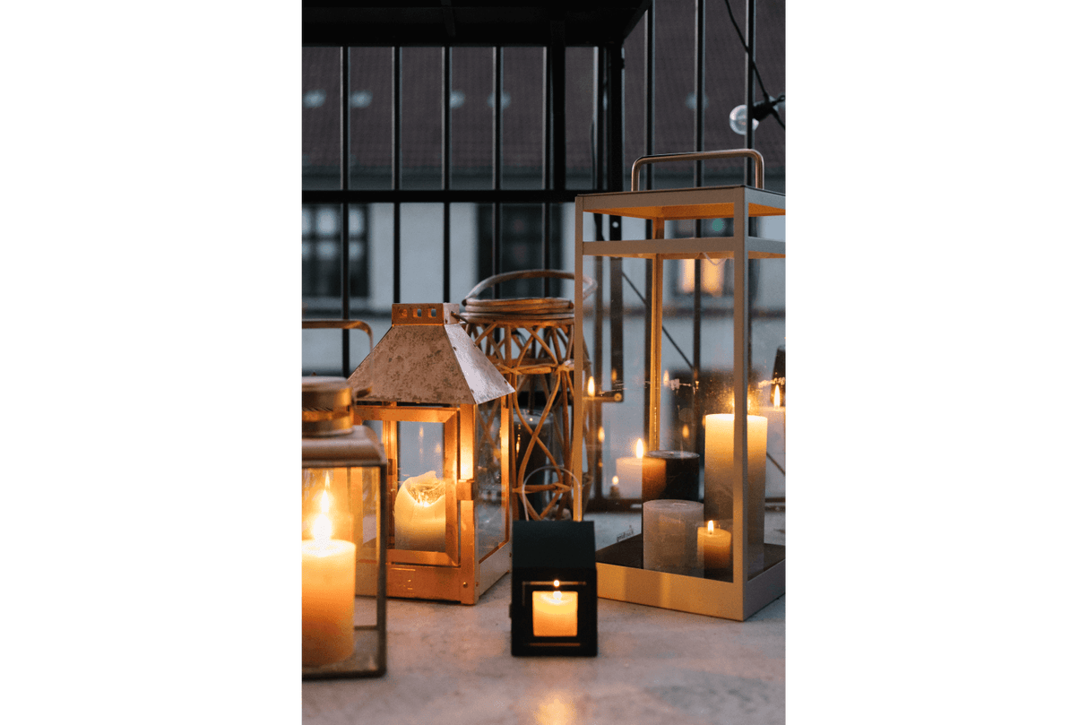 A2 living mini lantern with a handle