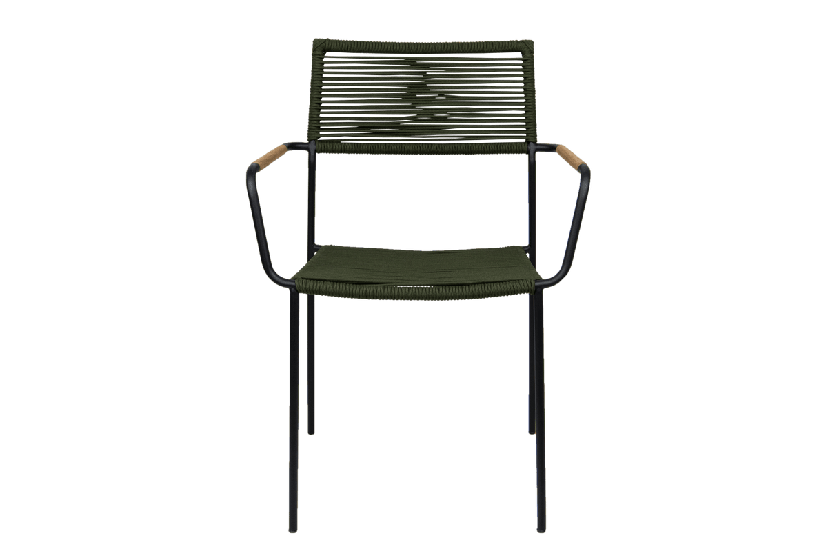 Freja wicker chair with armrest