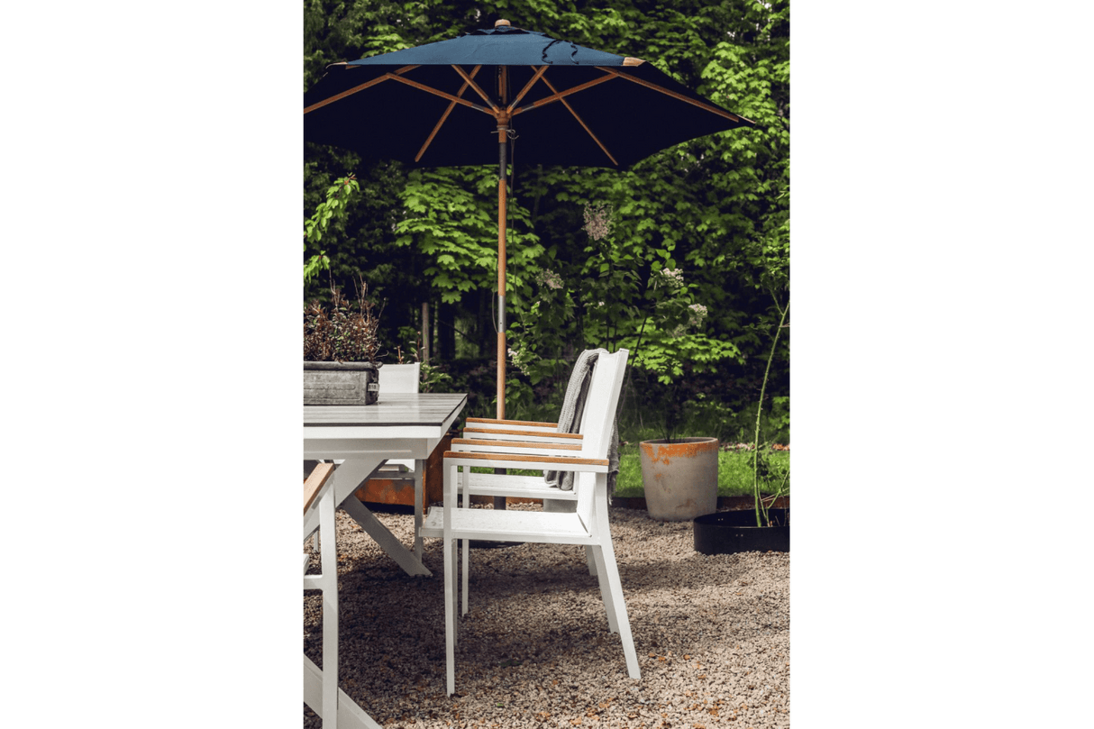 Trieste solid color parasol with tilt Ø250 cm