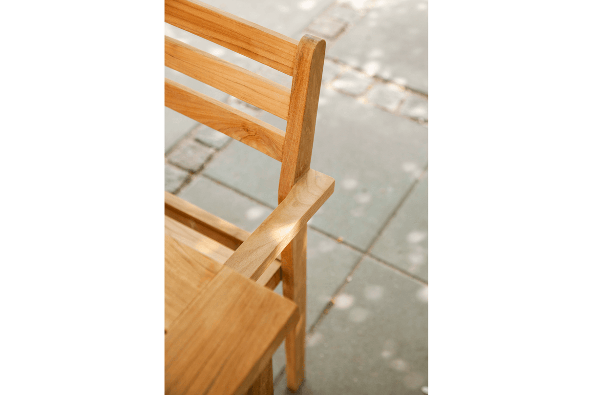 Oxford chair with armrest