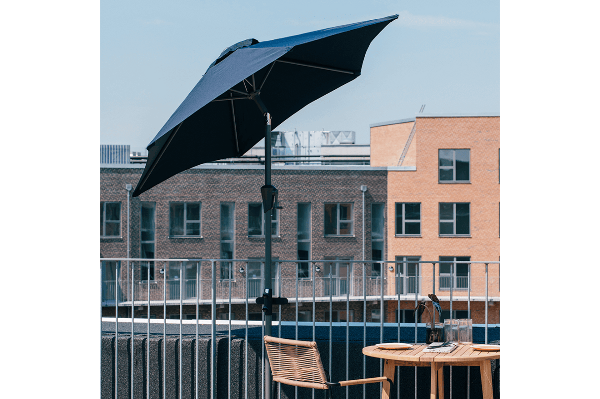 Frida solid color parasol with hoist and tilt Ø160 / Ø200 cm