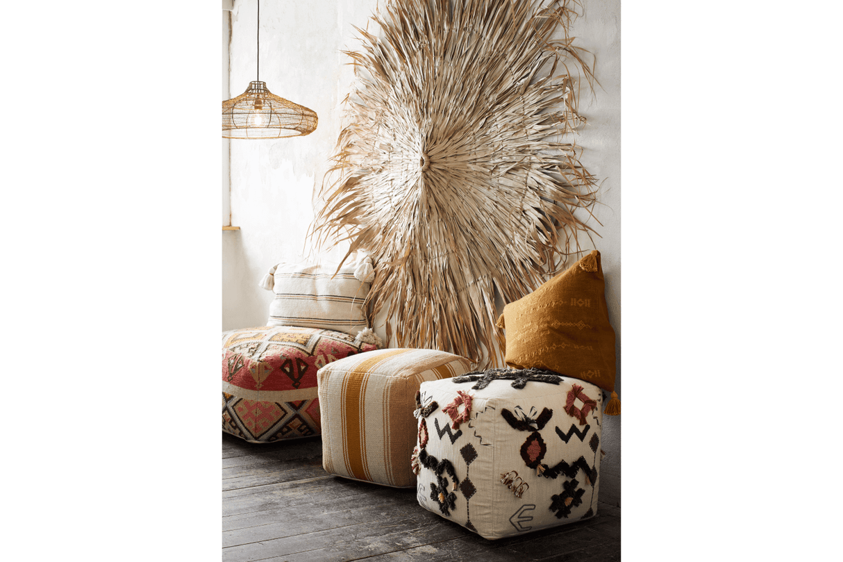 Pillowcase with 3 colored stripes and tassels 40 x 60 cm