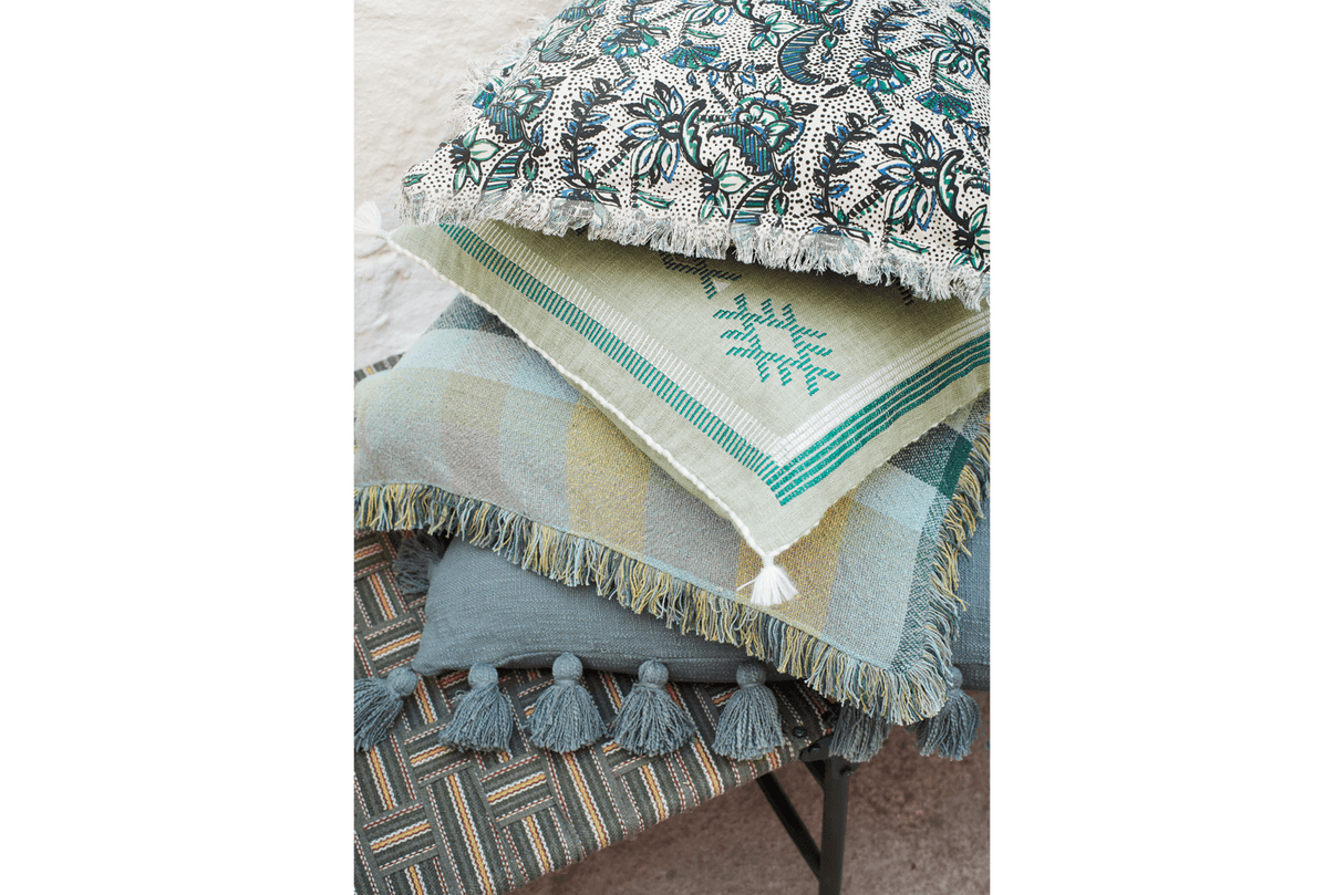 Pillowcase with pattern and frills 50 x 50 cm