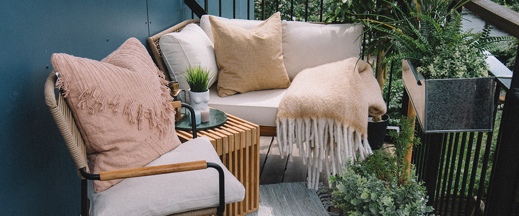 The top five advice for decorating a balcony