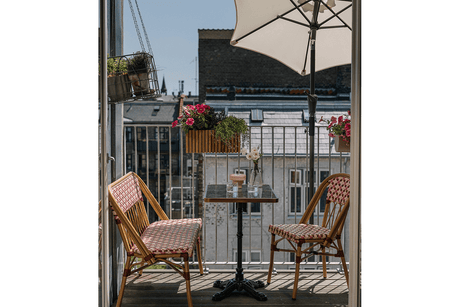 Frida solid color parasol with hoist and tilt Ø160 / Ø200 cm