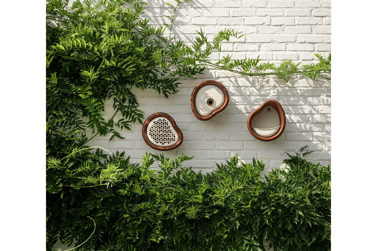 Organic bee hotel