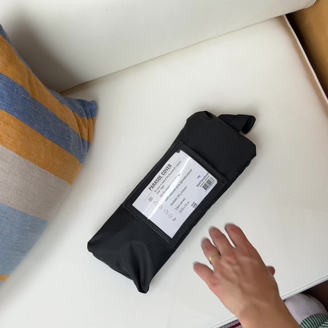 Solid cover for rectangular parasols