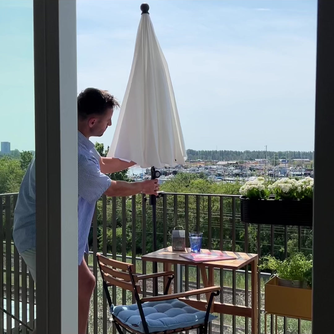 Jamila solid color parasol with tilt Ø180 cm