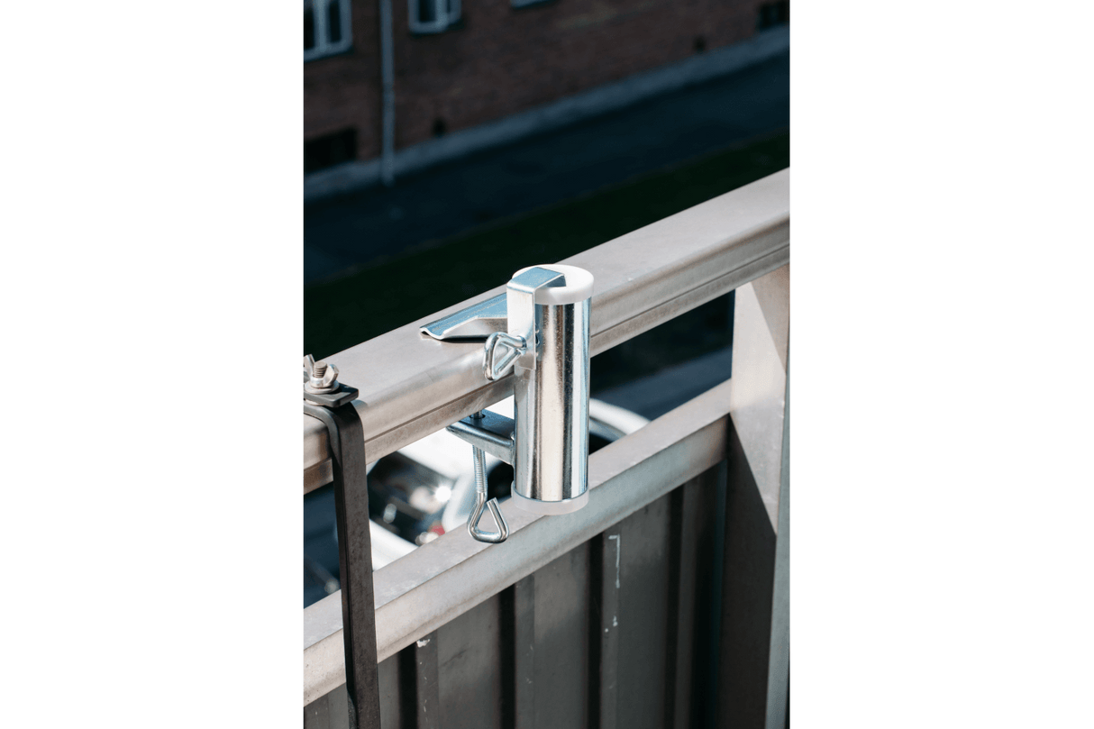 Smart parasol bracket