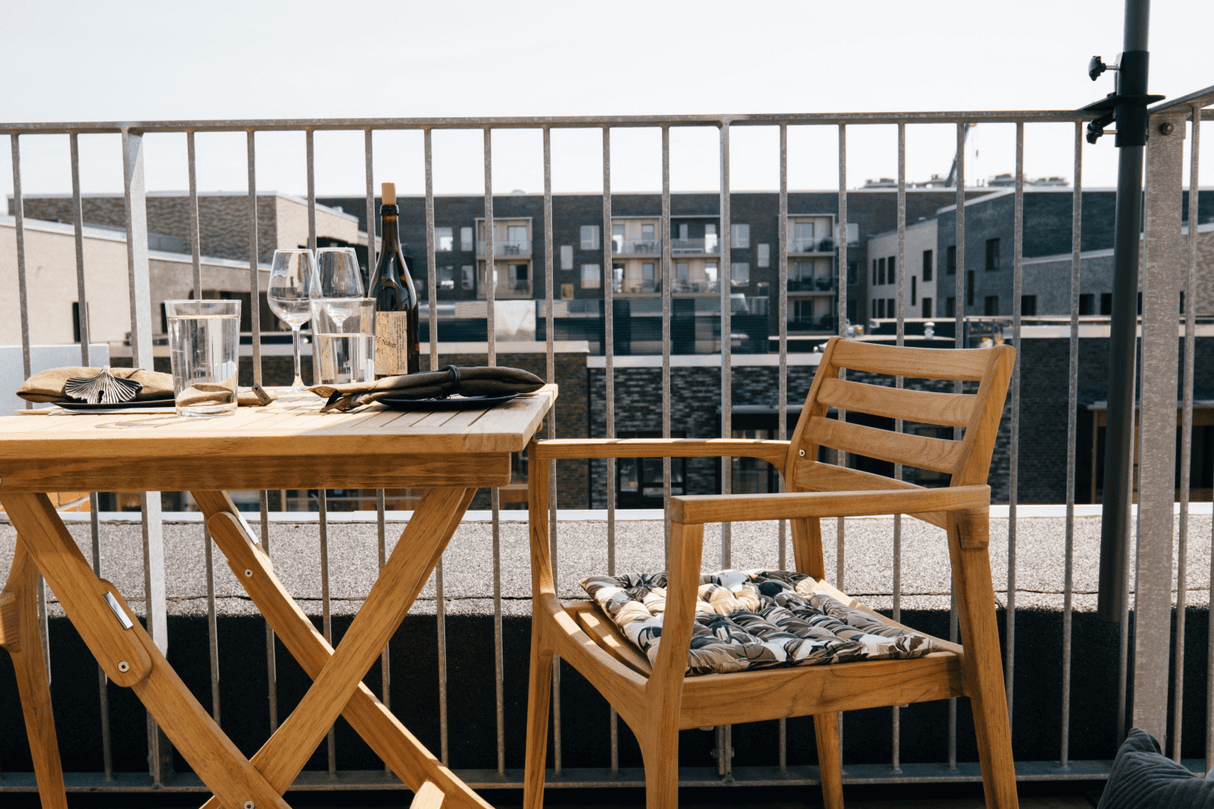 Anna teak folding table 60 x 60 cm