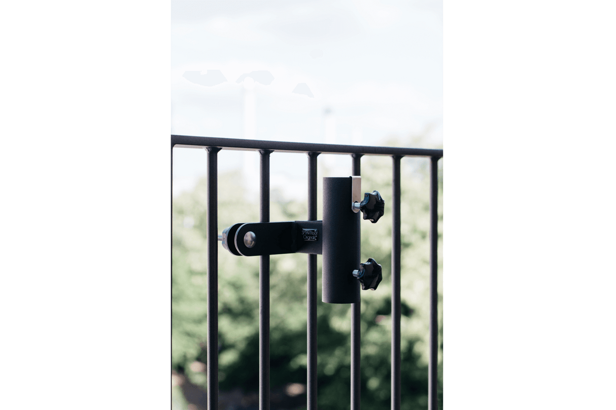 Frey parasol bracket for vertical bars