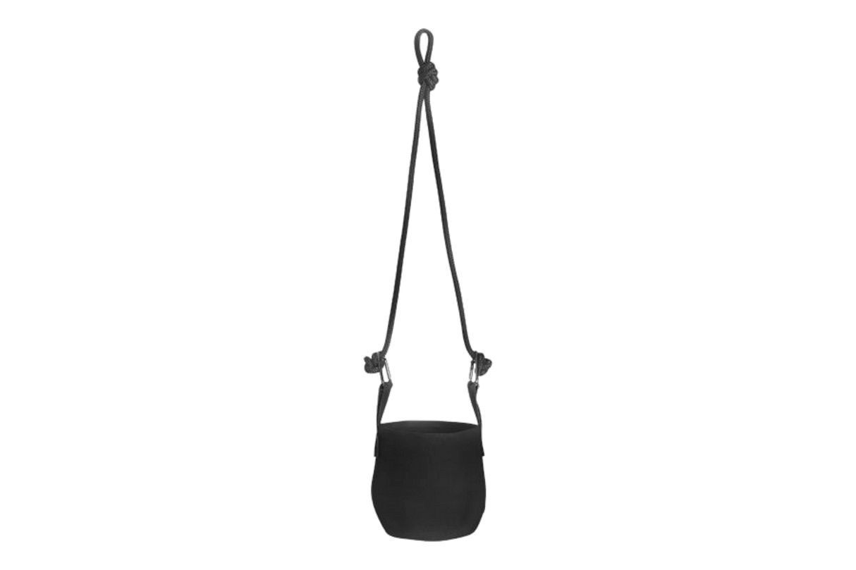 Single hanging flowerpot