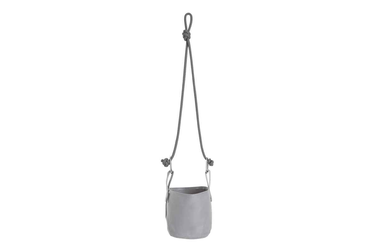 Single hanging flowerpot