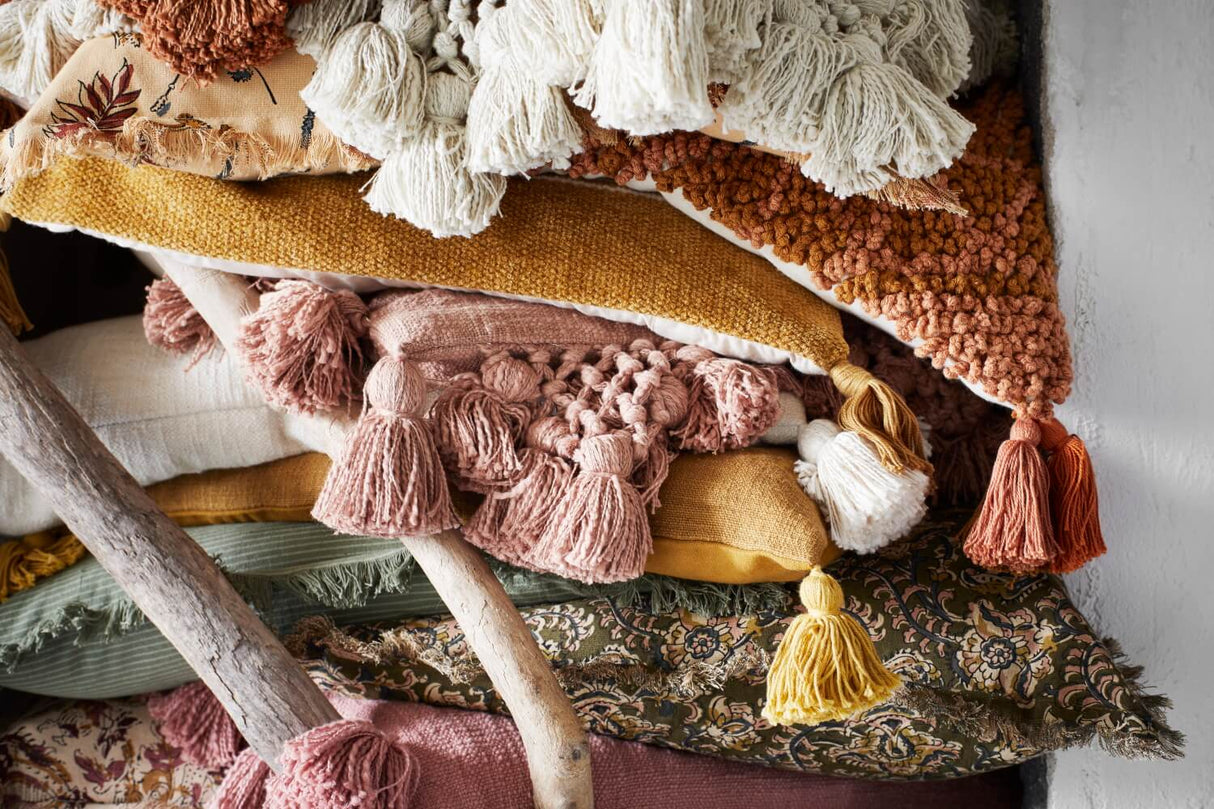 Pillowcase with tassels 40 x 60 cm