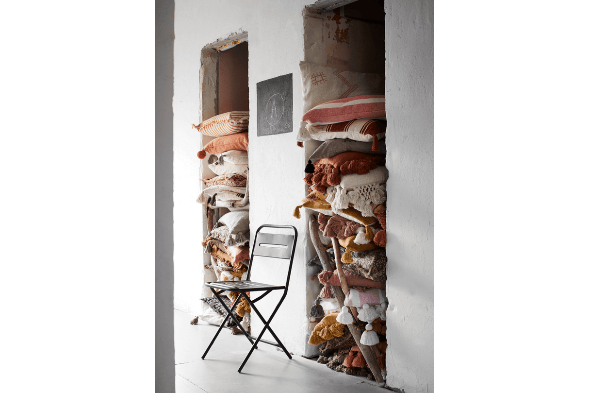 Pillowcase with tassels 40 x 60 cm